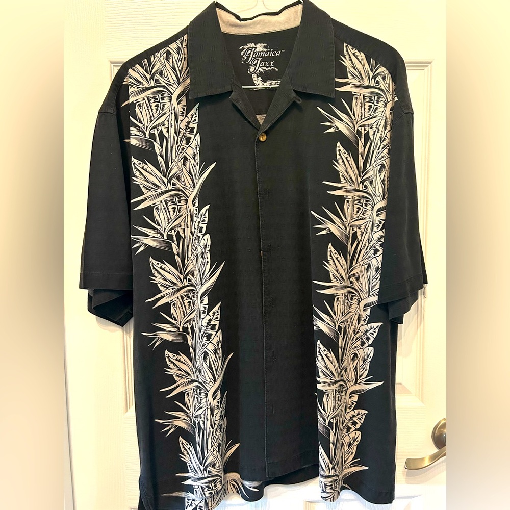 Button down shirt in like new condition- size 2XL